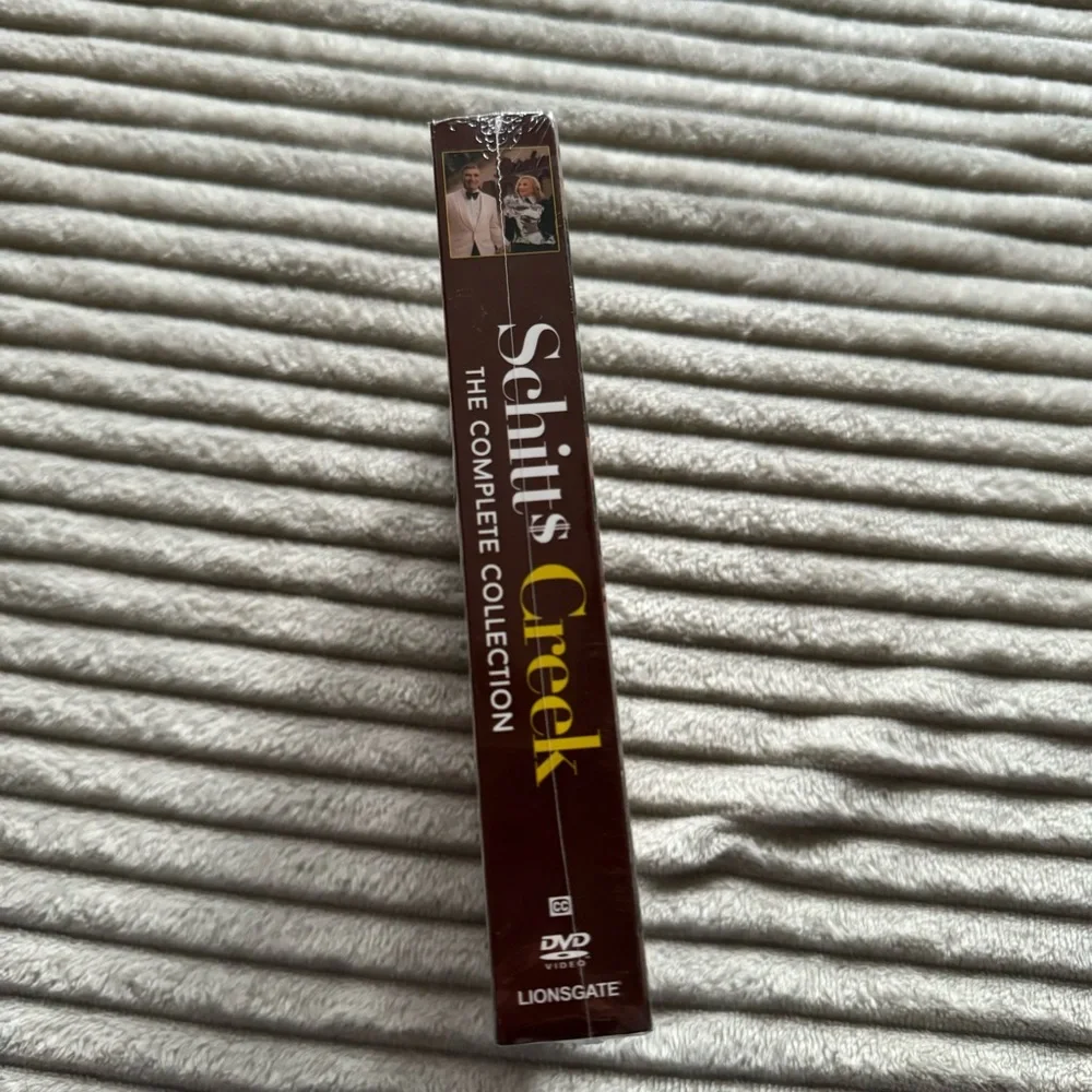 Brand New Schitt's Creek Complete Collection DVD Set - Picture 5 of 5